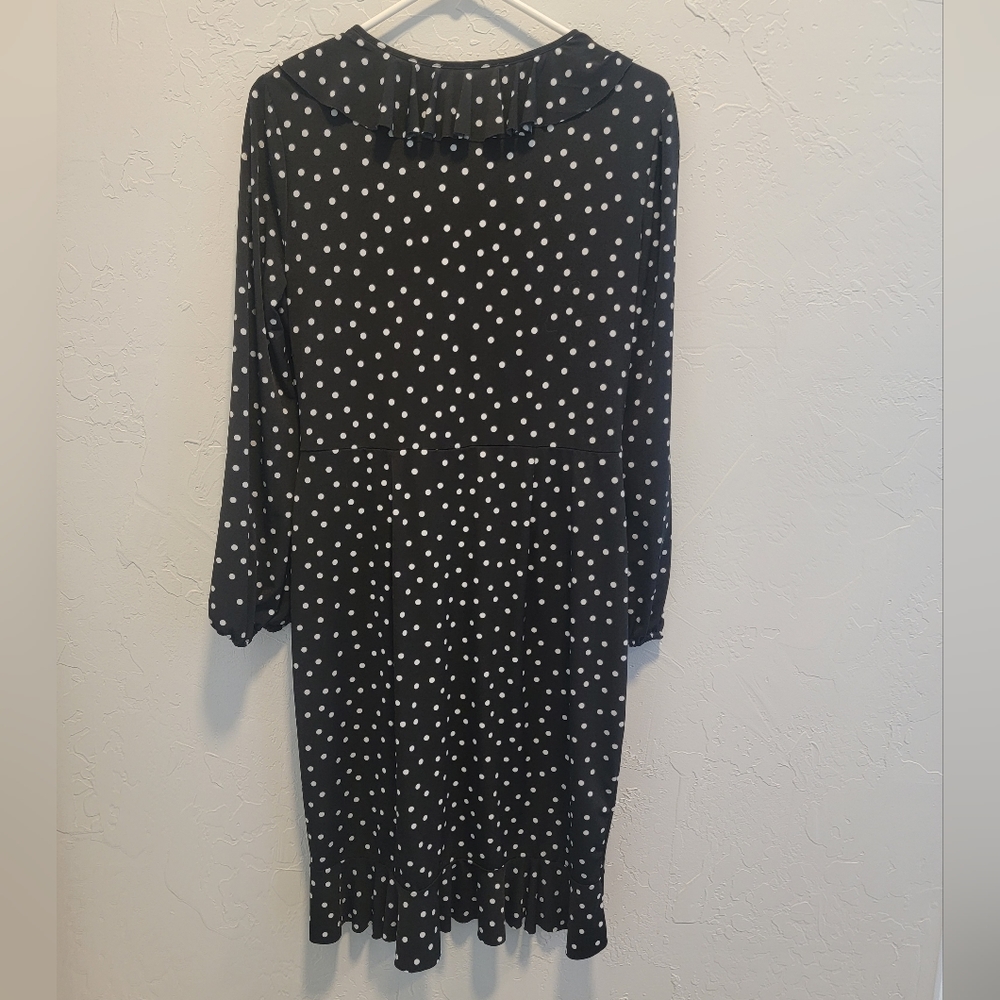 Polka dot ruffle hem dress - Picture 9 of 10
